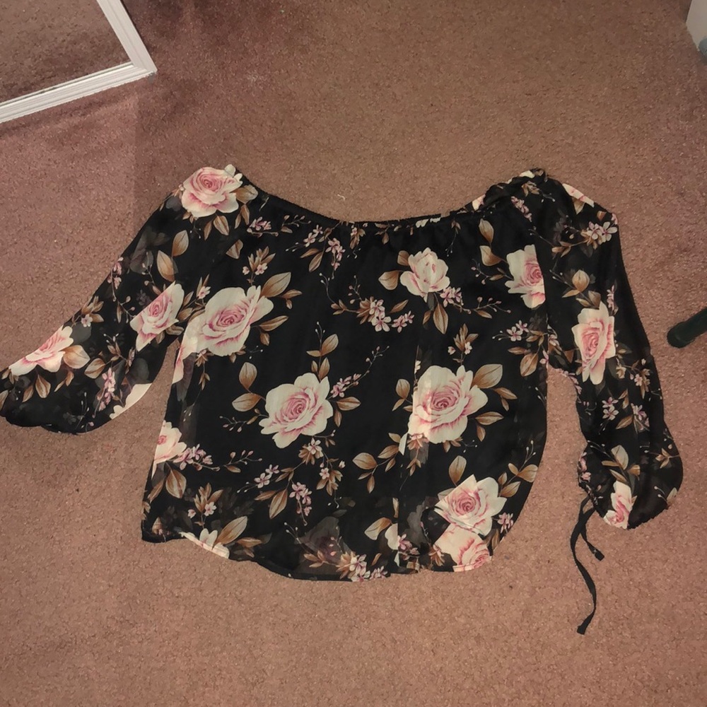 Off the shoulder flower long sleeve!